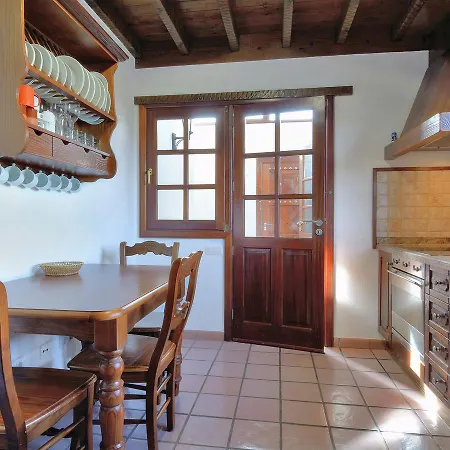 Juani Villa San Bartolomé